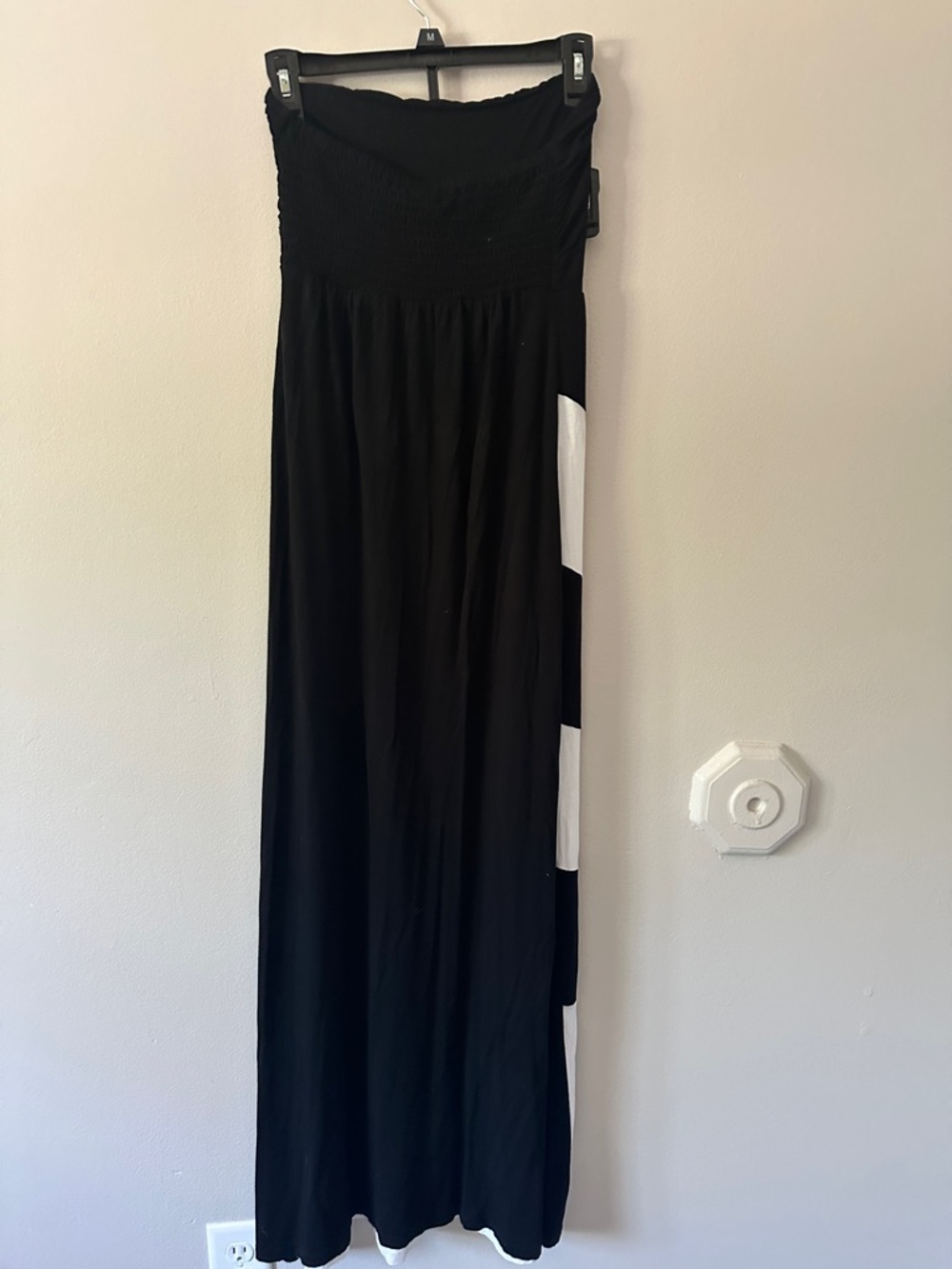 Strapless Black & White Chevron Maxi Dress - Picture 4 of 5